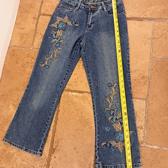 Vintage Denim Cropped Jeans Sz 4  Embroidered Embellished Beaded Acid Wash Boho - Picture 15 of 16